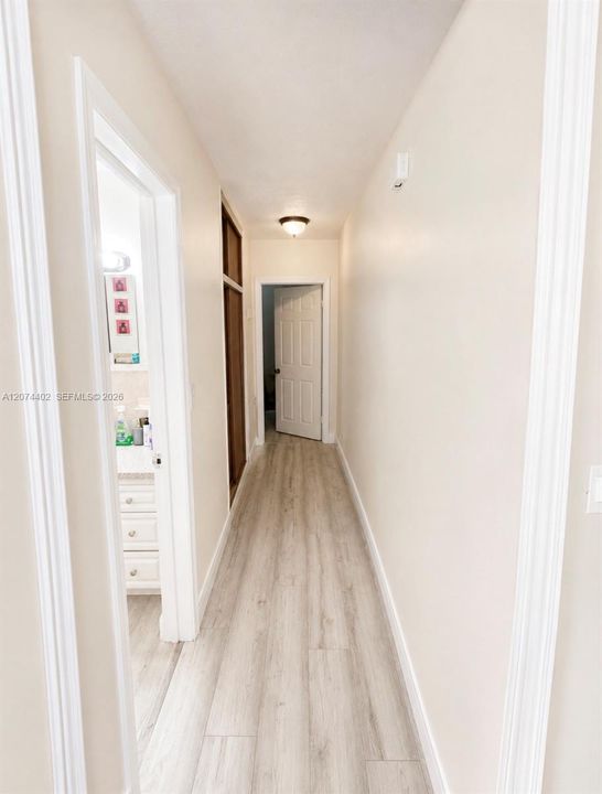 For Sale: $399,999 (3 beds, 2 baths, 1413 Square Feet)
