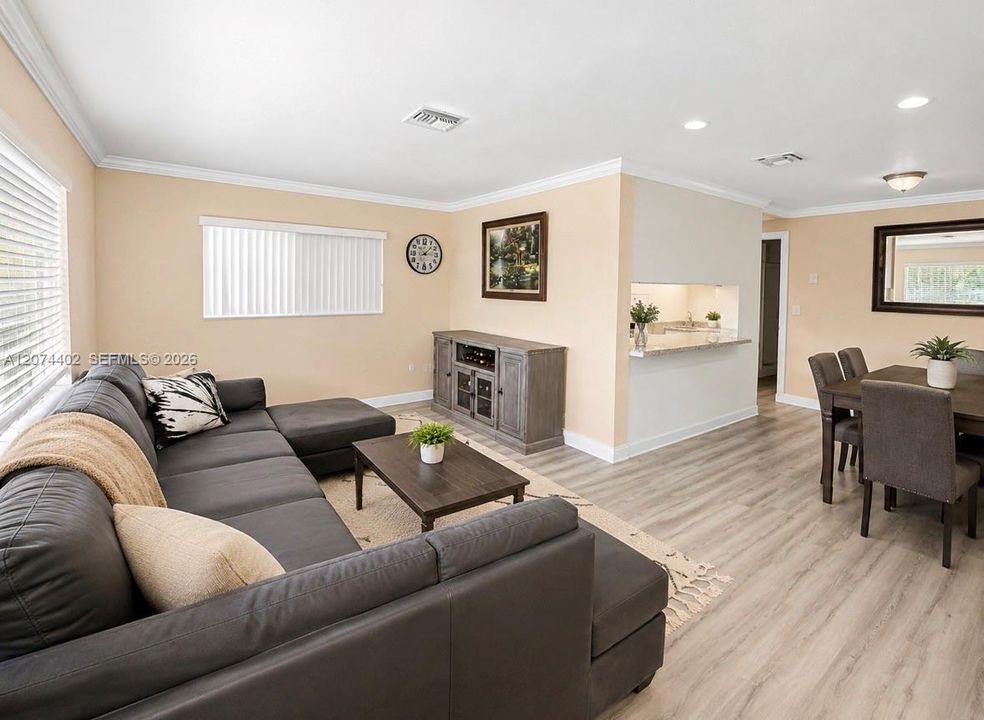 For Sale: $399,999 (3 beds, 2 baths, 1413 Square Feet)