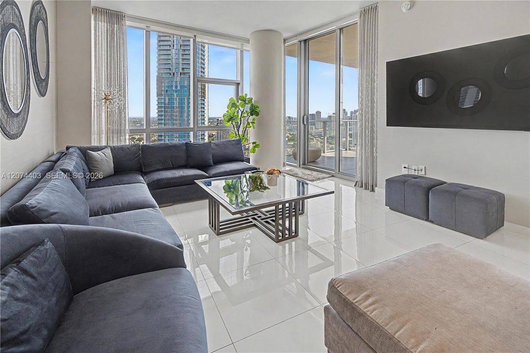 For Rent: $12,800 (3 beds, 4 baths, 2204 Square Feet)