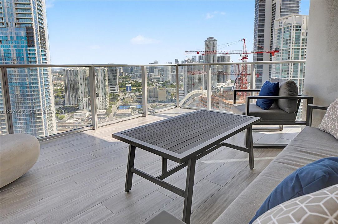 For Rent: $12,800 (3 beds, 4 baths, 2204 Square Feet)