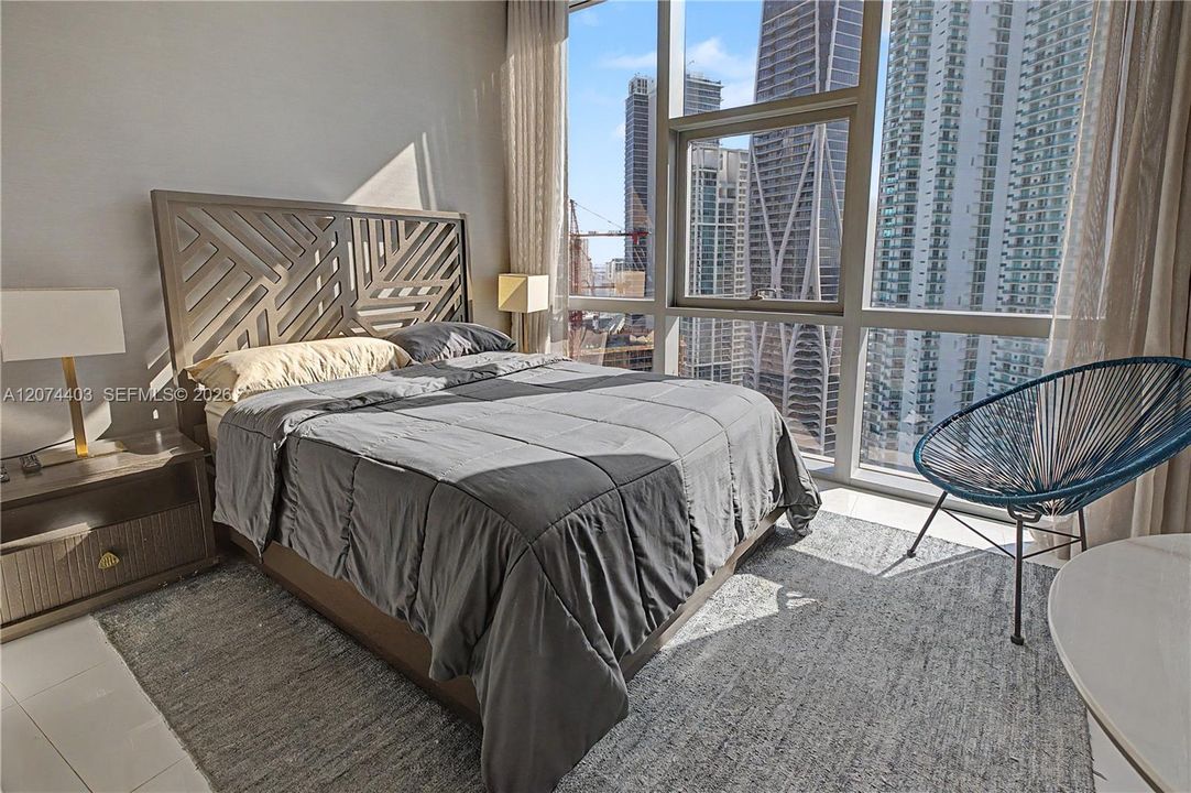 Private guest suite with separate entrance, sitting area