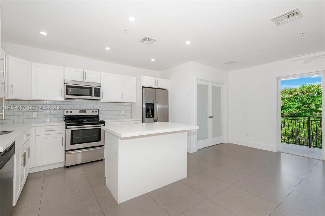 For Sale: $425,000 (3 beds, 2 baths, 1306 Square Feet)