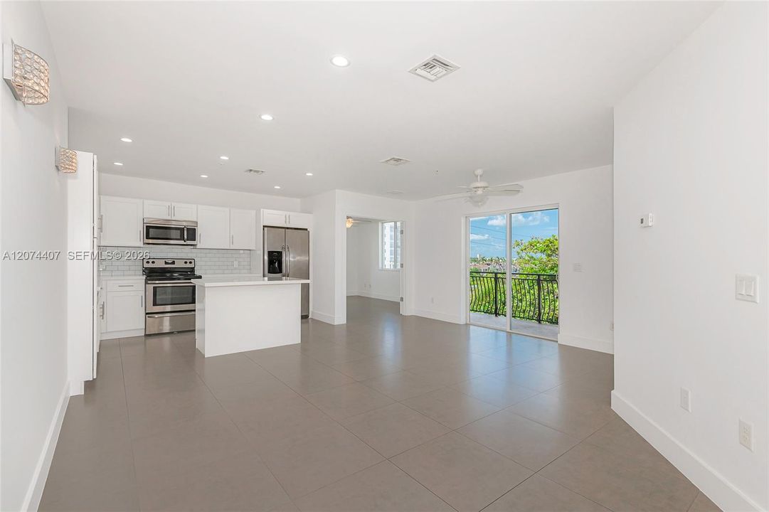 For Sale: $425,000 (3 beds, 2 baths, 1306 Square Feet)
