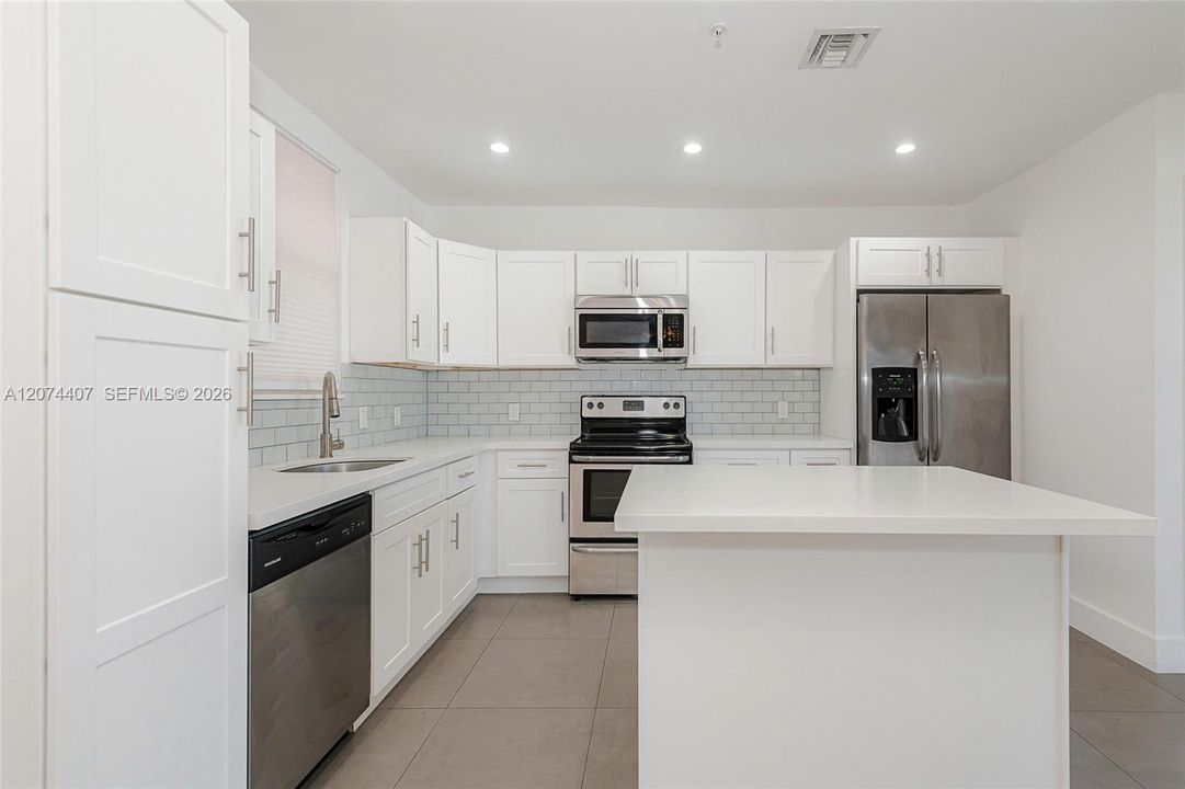 For Sale: $425,000 (3 beds, 2 baths, 1306 Square Feet)