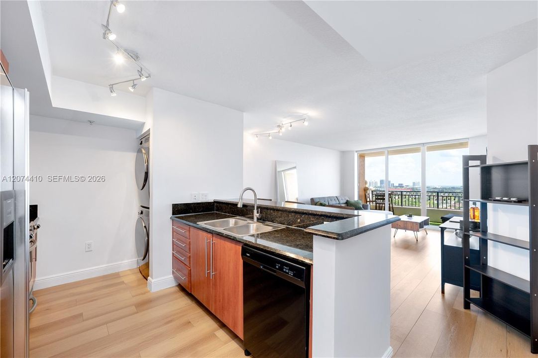 For Rent: $3,000 (1 beds, 1 baths, 792 Square Feet)