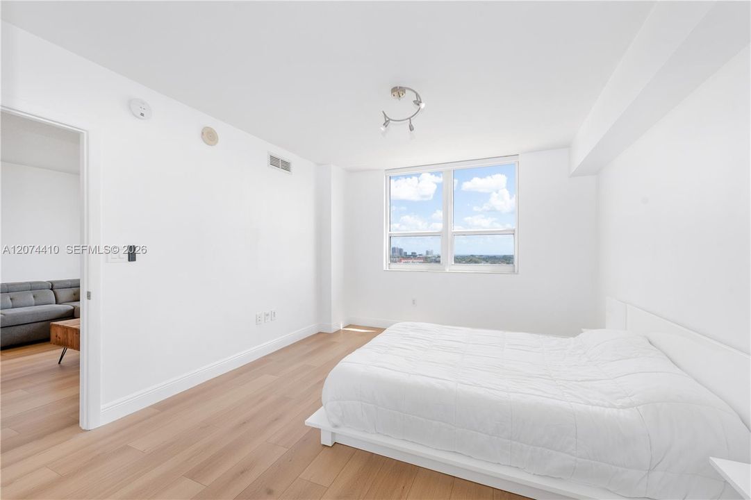 For Rent: $3,000 (1 beds, 1 baths, 792 Square Feet)