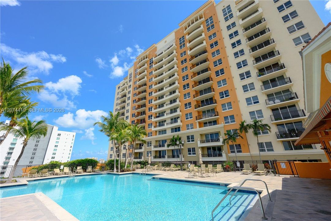 For Rent: $3,000 (1 beds, 1 baths, 792 Square Feet)
