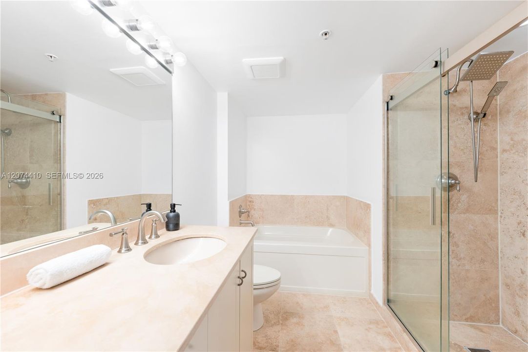 For Rent: $3,000 (1 beds, 1 baths, 792 Square Feet)