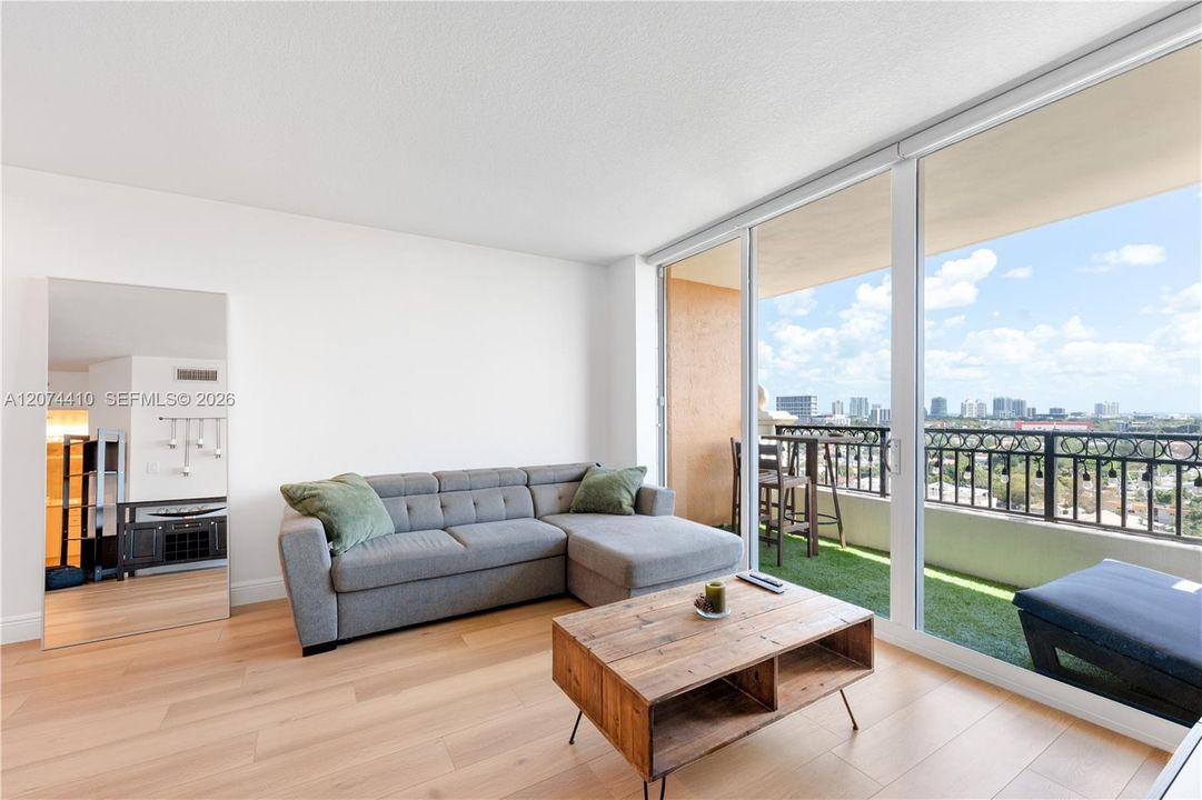 For Rent: $3,000 (1 beds, 1 baths, 792 Square Feet)