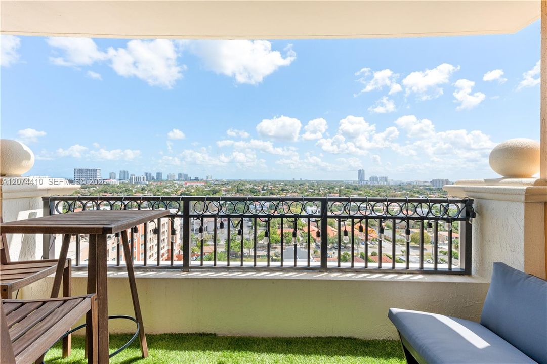 For Rent: $3,000 (1 beds, 1 baths, 792 Square Feet)
