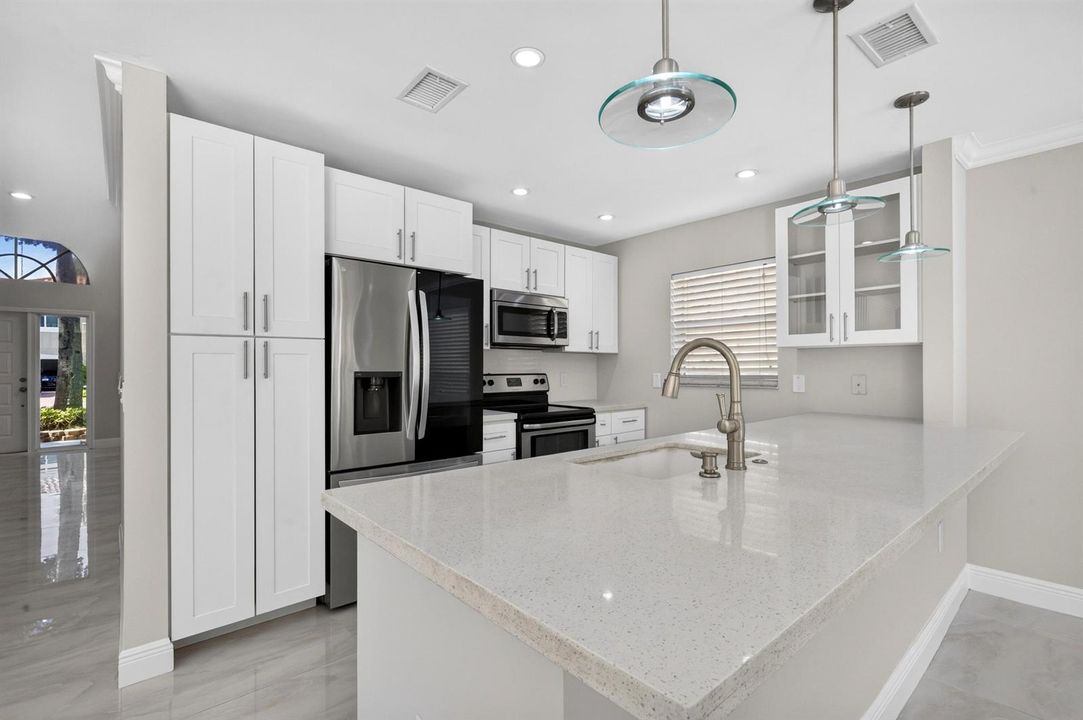 015-024-Kitchen-4000x2662
