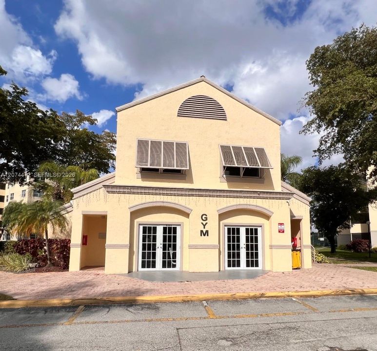 For Rent: $1,850 (1 beds, 1 baths, 710 Square Feet)