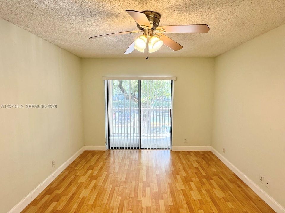 For Rent: $1,850 (1 beds, 1 baths, 710 Square Feet)