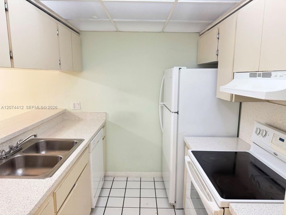 For Rent: $1,850 (1 beds, 1 baths, 710 Square Feet)