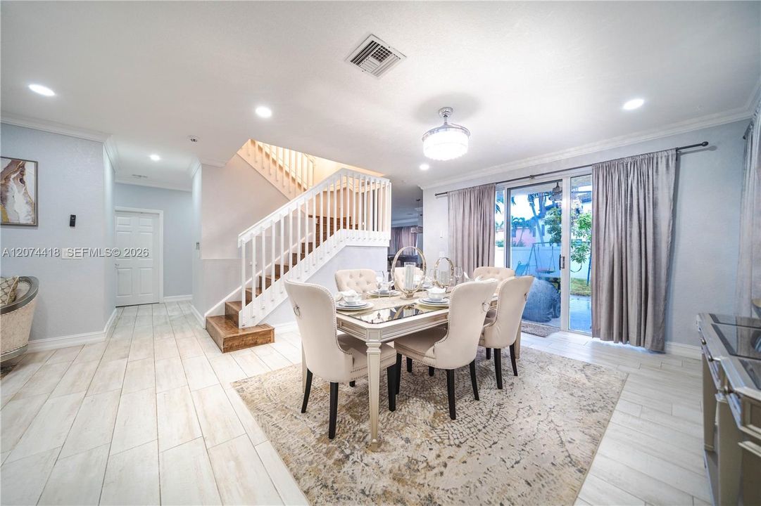 For Sale: $999,999 (6 beds, 4 baths, 3446 Square Feet)