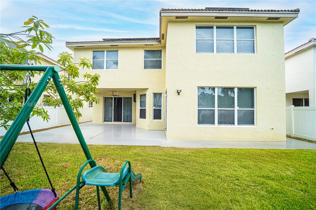 For Sale: $999,999 (6 beds, 4 baths, 3446 Square Feet)