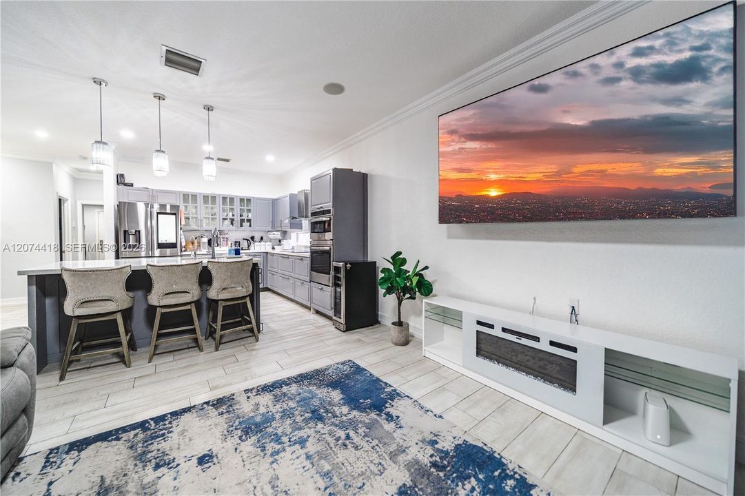 For Sale: $999,999 (6 beds, 4 baths, 3446 Square Feet)