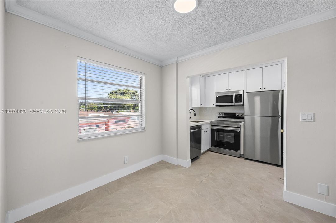 For Rent: $1,825 (1 beds, 1 baths, 650 Square Feet)