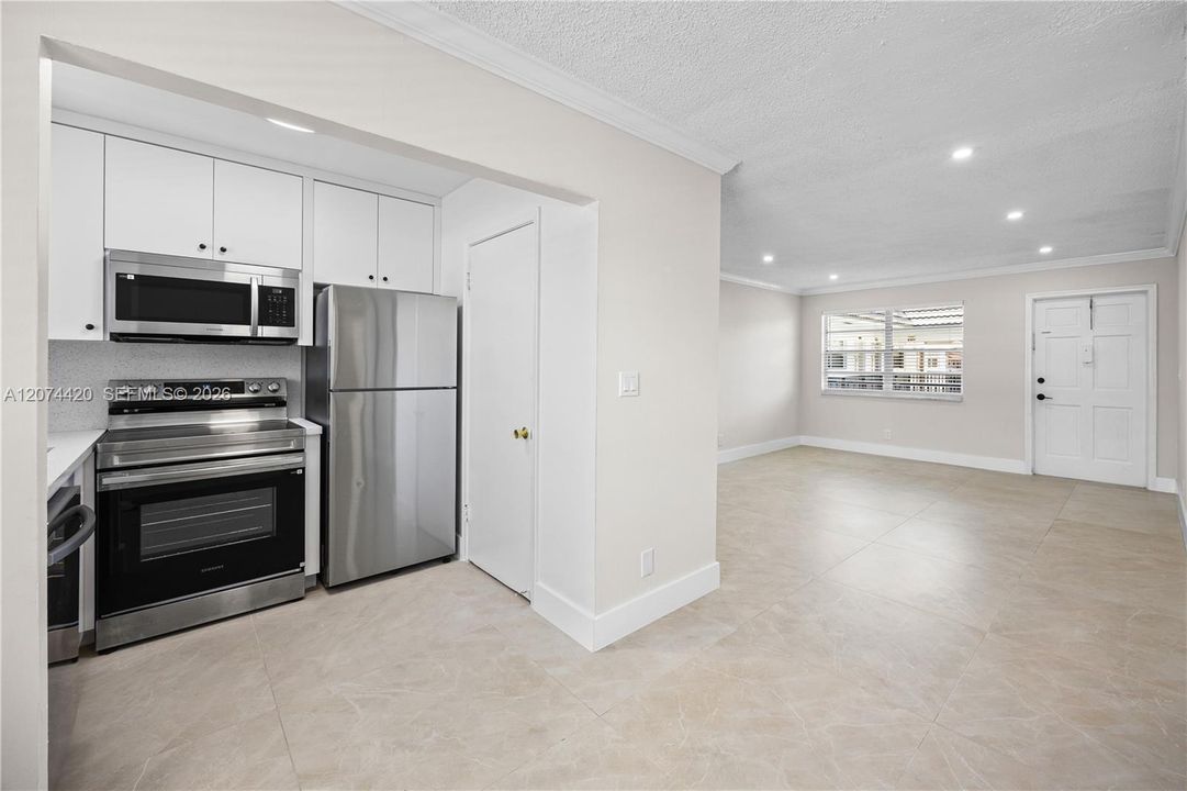For Rent: $1,825 (1 beds, 1 baths, 650 Square Feet)
