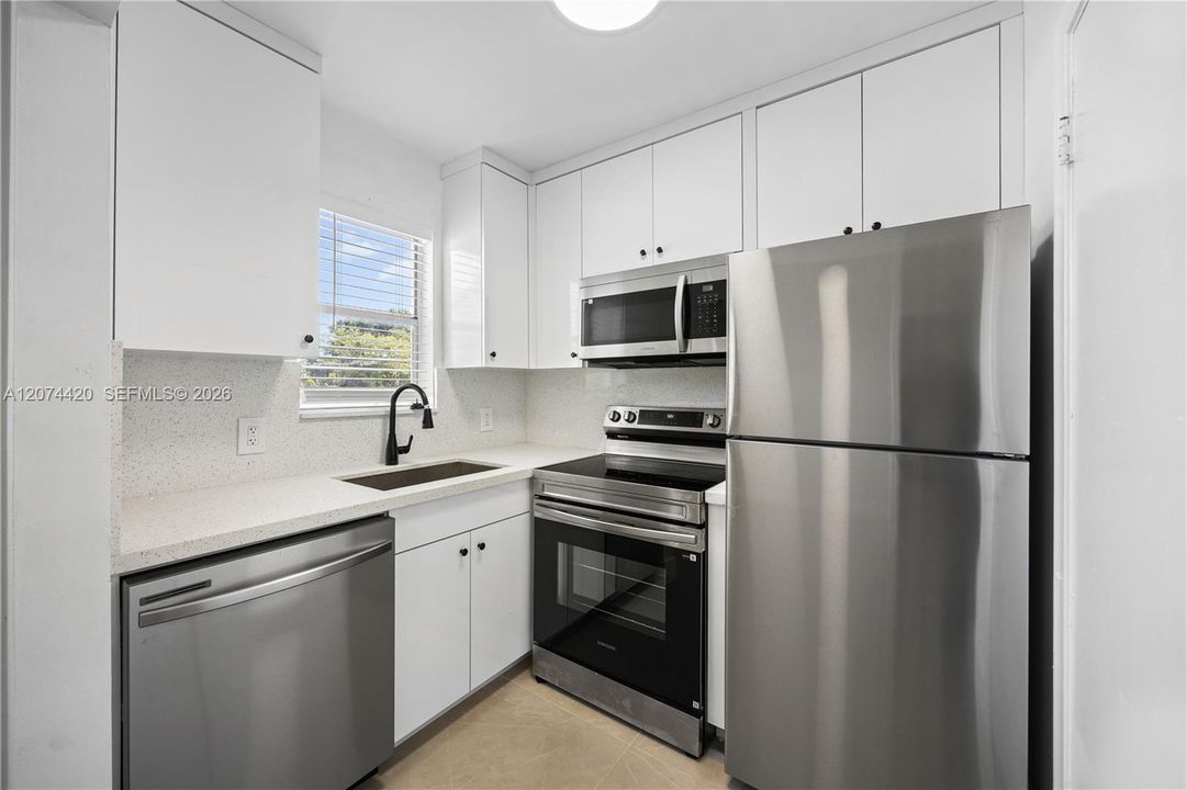 For Rent: $1,825 (1 beds, 1 baths, 650 Square Feet)