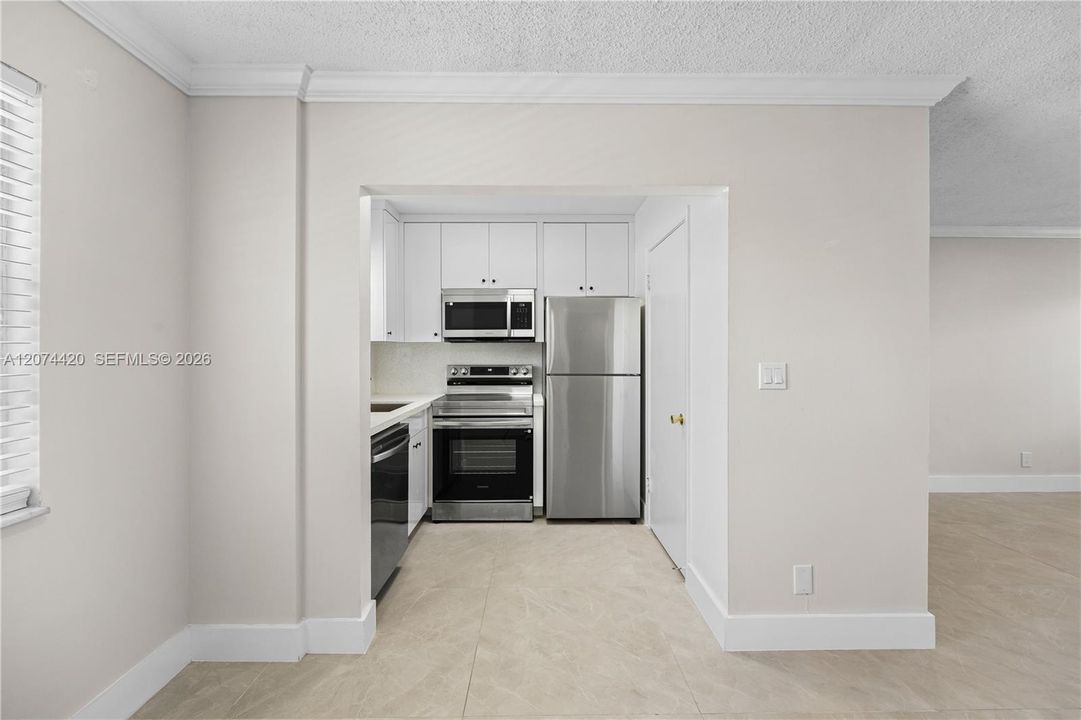 For Rent: $1,825 (1 beds, 1 baths, 650 Square Feet)
