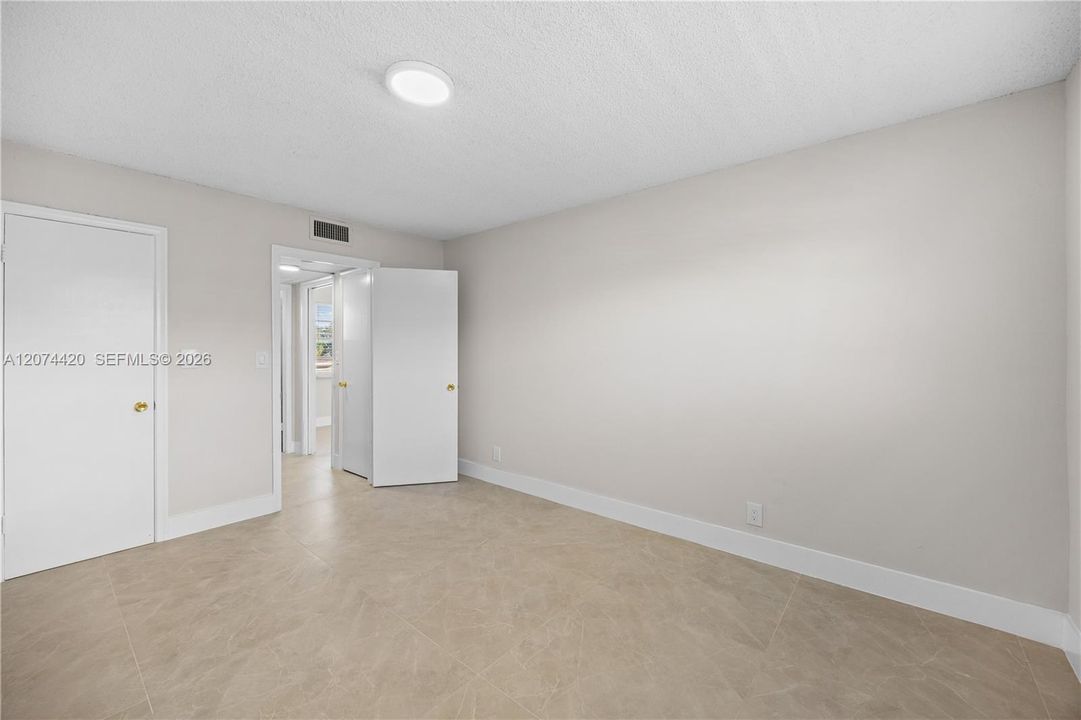 For Rent: $1,825 (1 beds, 1 baths, 650 Square Feet)