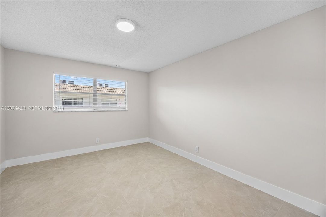 For Rent: $1,825 (1 beds, 1 baths, 650 Square Feet)