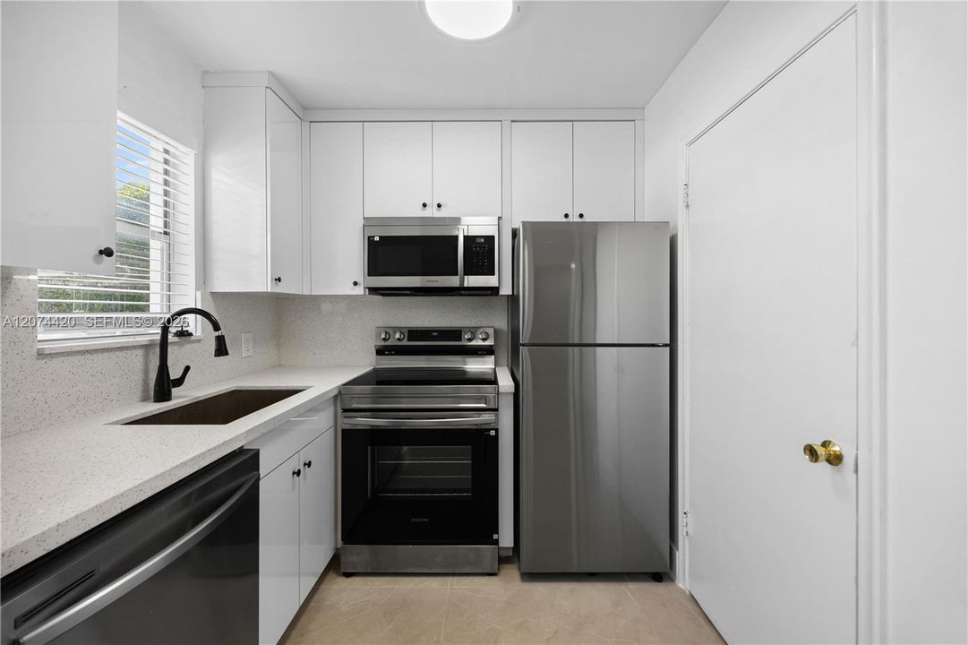 For Rent: $1,825 (1 beds, 1 baths, 650 Square Feet)