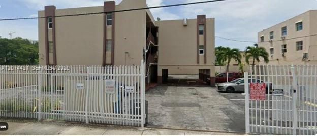 For Rent: $1,550 (2 beds, 1 baths, 708 Square Feet)