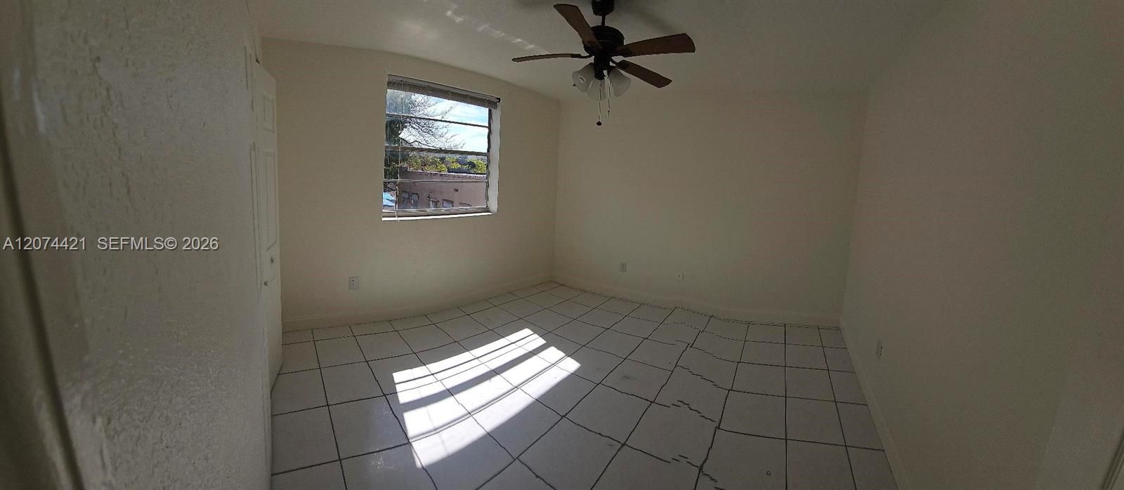 For Rent: $1,550 (2 beds, 1 baths, 708 Square Feet)