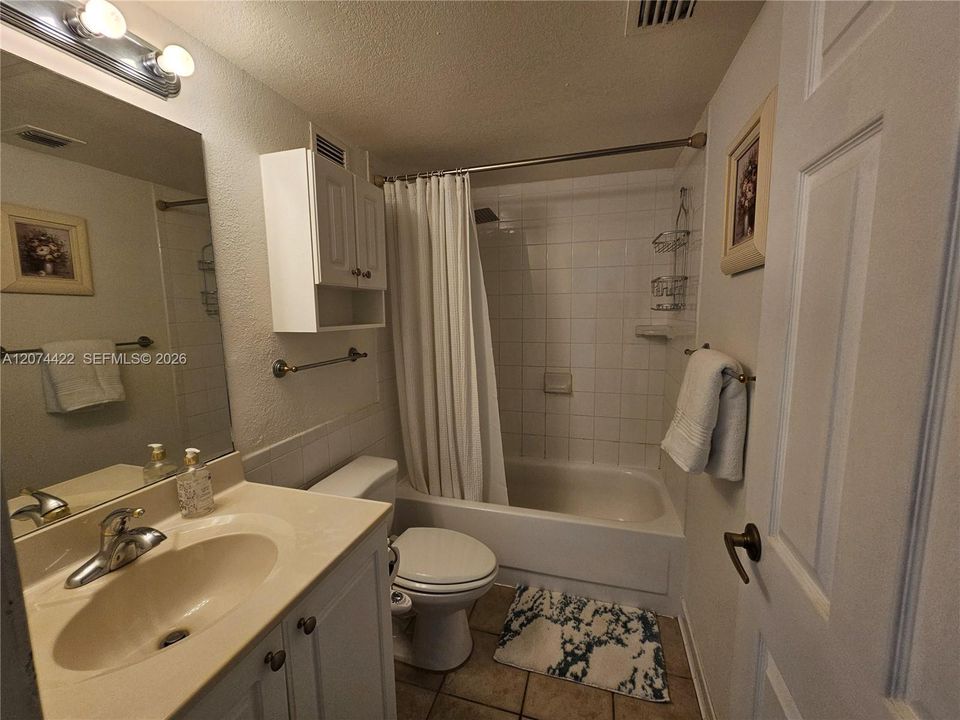 В аренду: $3,300 (1 спален, 1 ванн, 745 Квадратных фут)