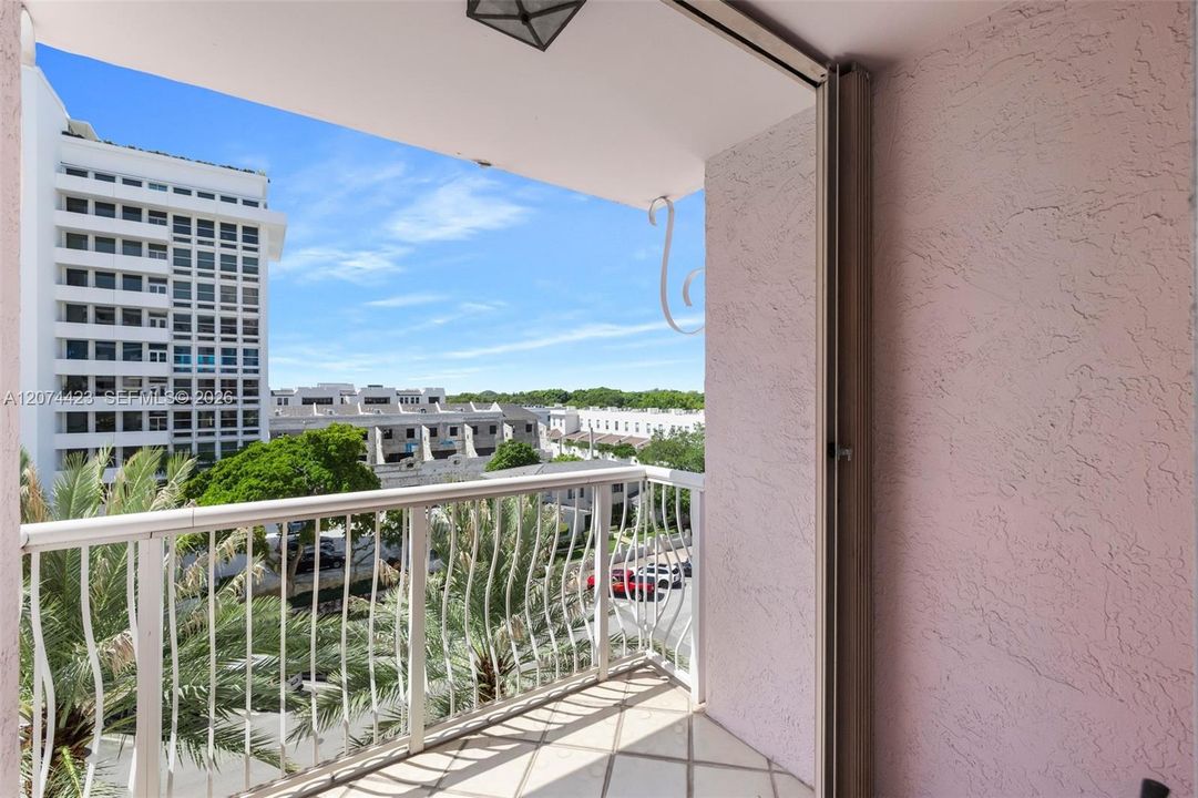 For Sale: $1,390,000 (3 beds, 3 baths, 2270 Square Feet)