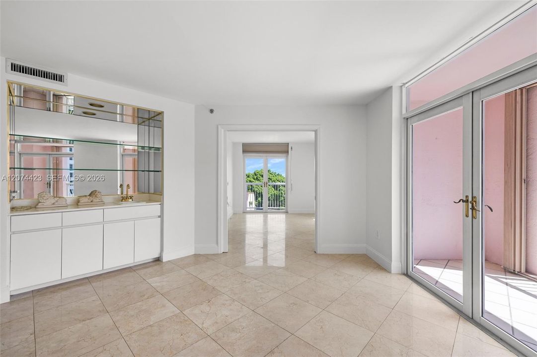 For Sale: $1,390,000 (3 beds, 3 baths, 2270 Square Feet)
