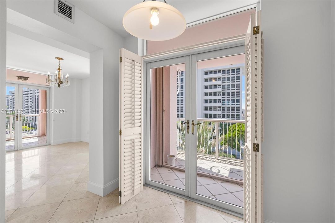 For Sale: $1,390,000 (3 beds, 3 baths, 2270 Square Feet)