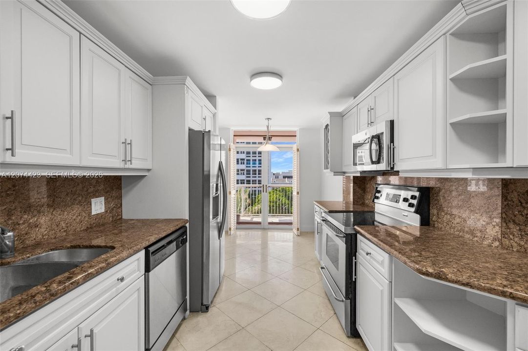 For Sale: $1,390,000 (3 beds, 3 baths, 2270 Square Feet)