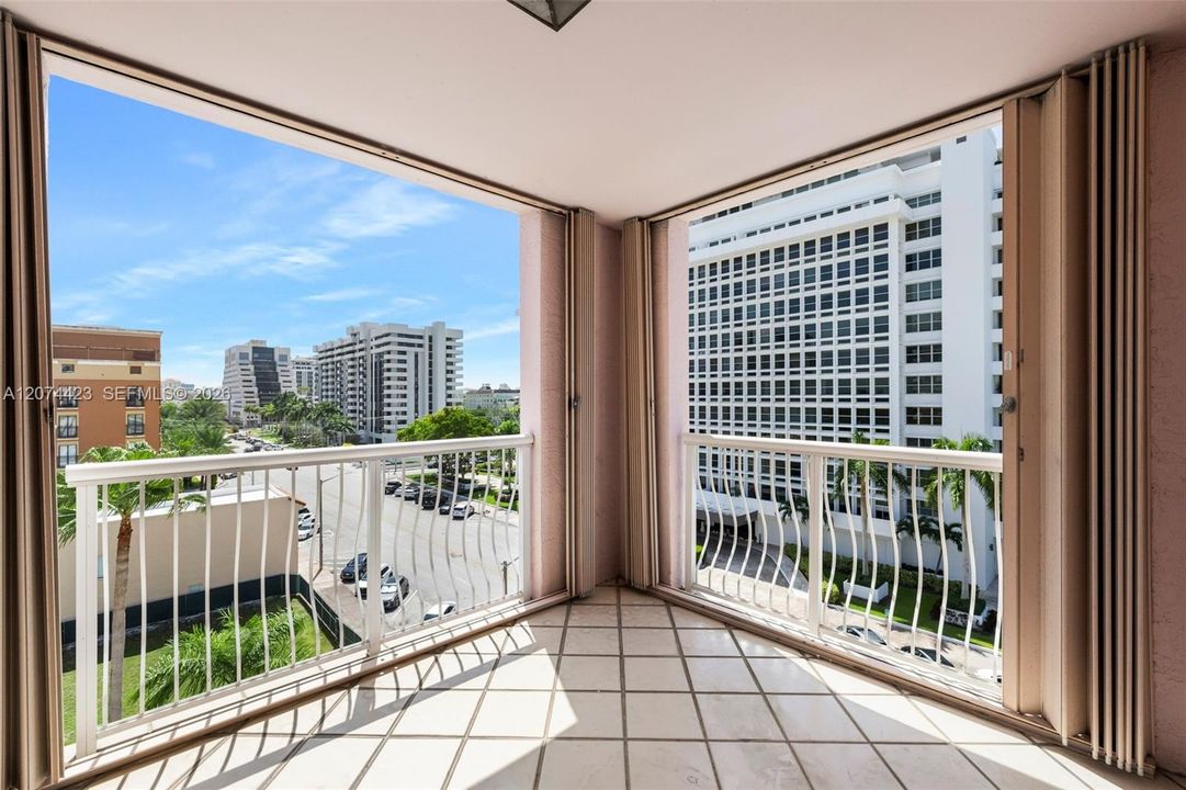 For Sale: $1,390,000 (3 beds, 3 baths, 2270 Square Feet)