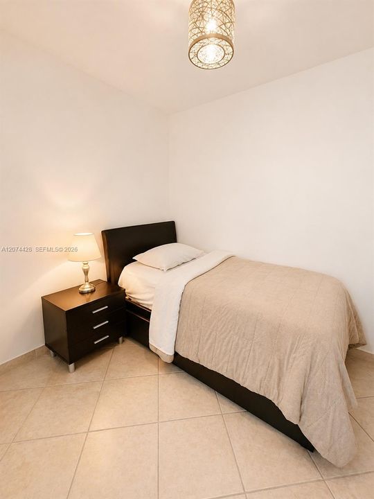 For Sale: $363,500 (1 beds, 1 baths, 730 Square Feet)