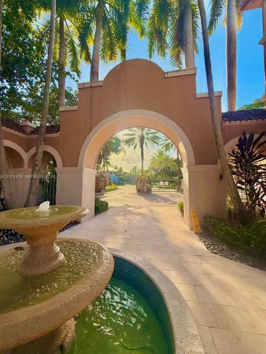 For Sale: $363,500 (1 beds, 1 baths, 730 Square Feet)