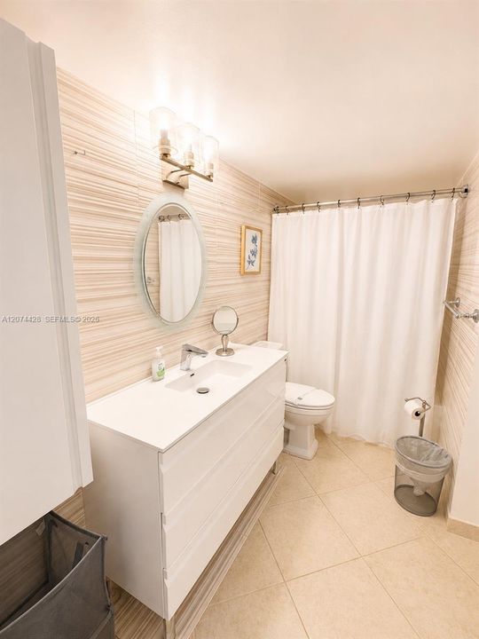 For Sale: $363,500 (1 beds, 1 baths, 730 Square Feet)
