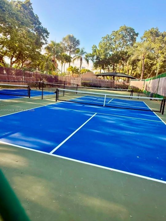 For Sale: $363,500 (1 beds, 1 baths, 730 Square Feet)
