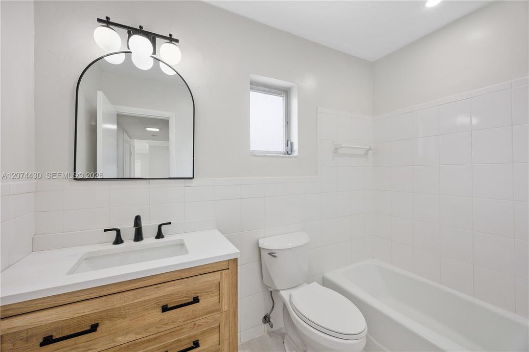 For Rent: $1,750 (1 beds, 1 baths, 650 Square Feet)