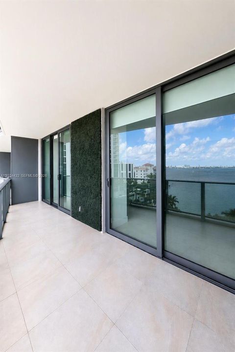 For Rent: $4,000 (1 beds, 1 baths, 854 Square Feet)