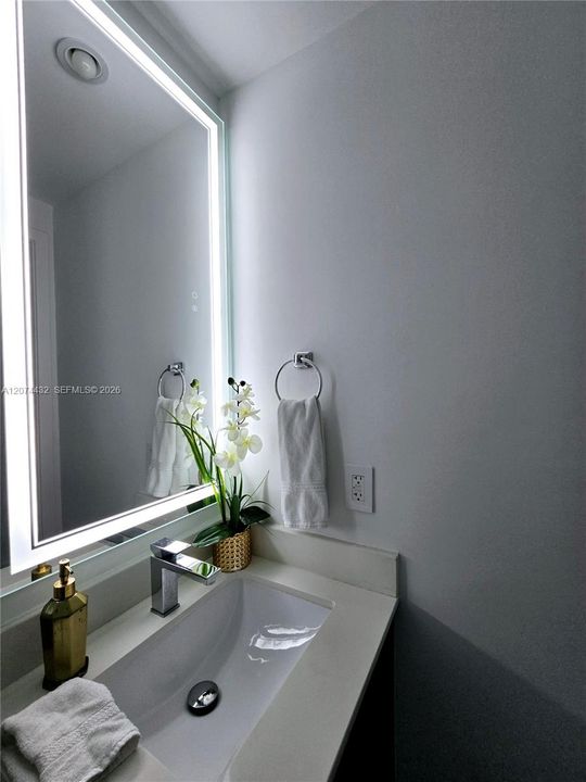 For Rent: $4,000 (1 beds, 1 baths, 854 Square Feet)