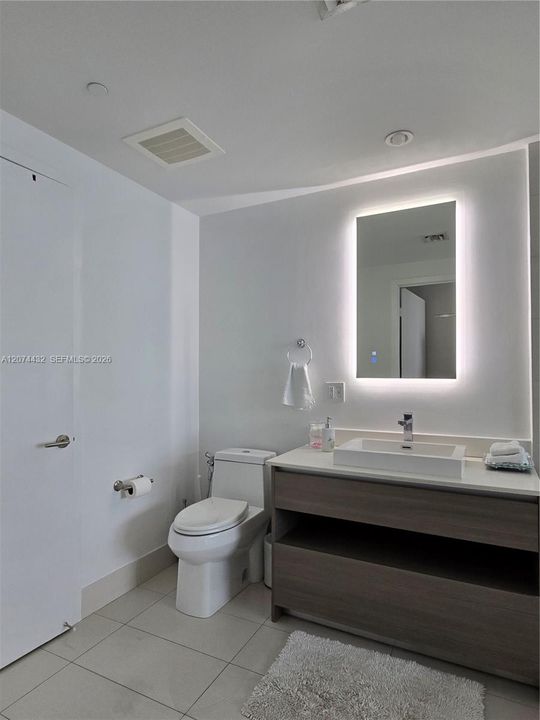 For Rent: $4,000 (1 beds, 1 baths, 854 Square Feet)