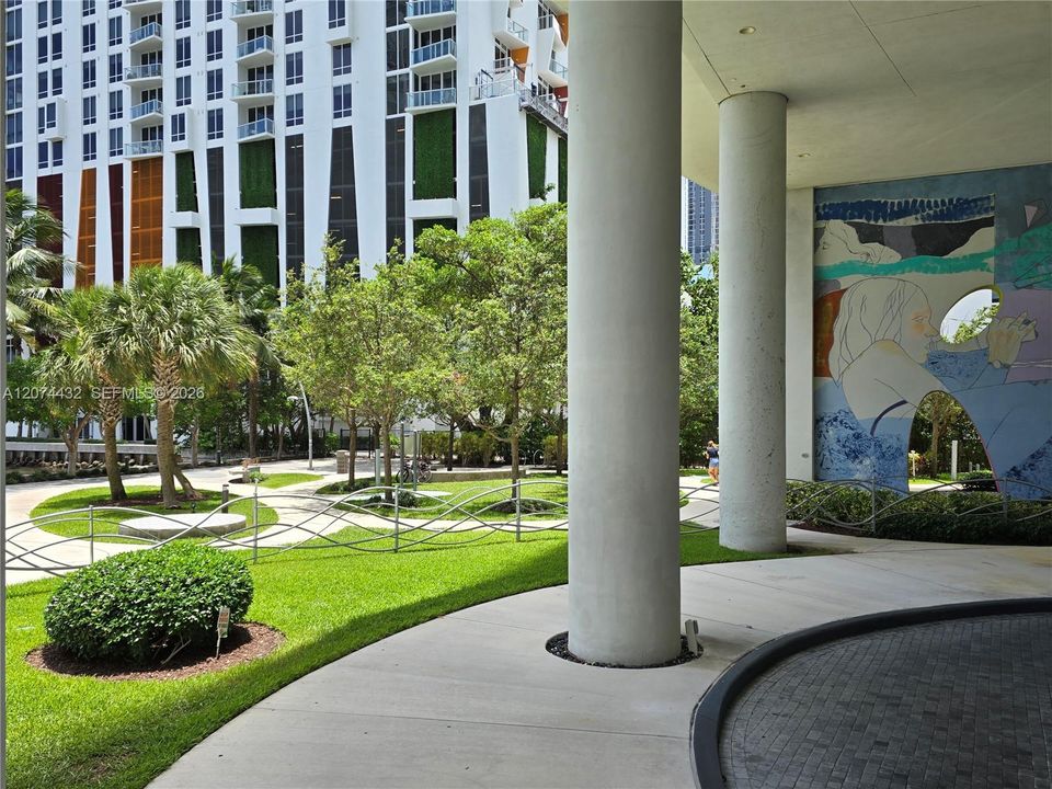 For Rent: $4,000 (1 beds, 1 baths, 854 Square Feet)