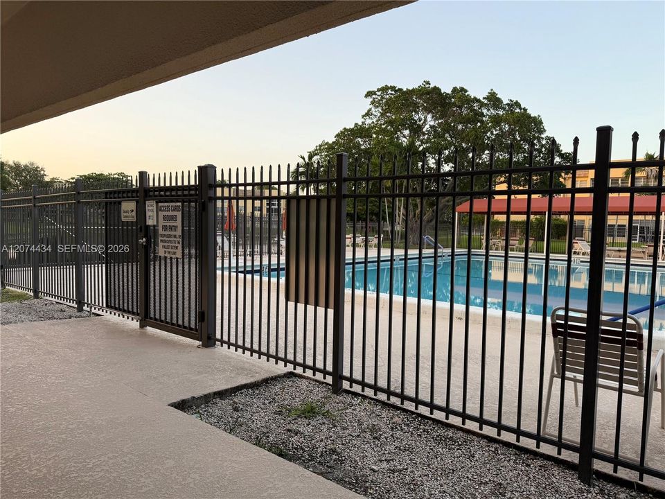 For Rent: $1,600 (2 beds, 2 baths, 880 Square Feet)