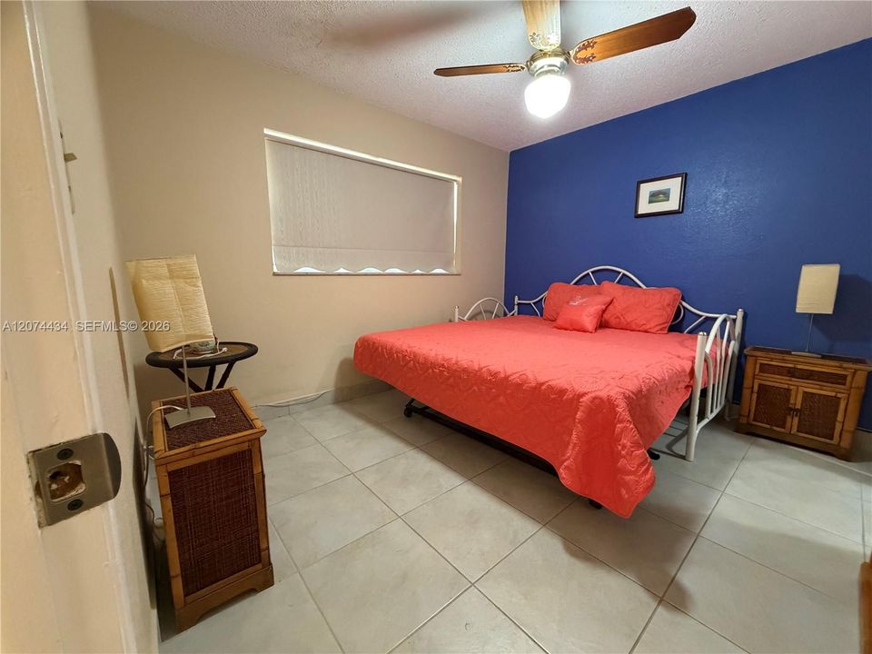 For Rent: $1,600 (2 beds, 2 baths, 880 Square Feet)