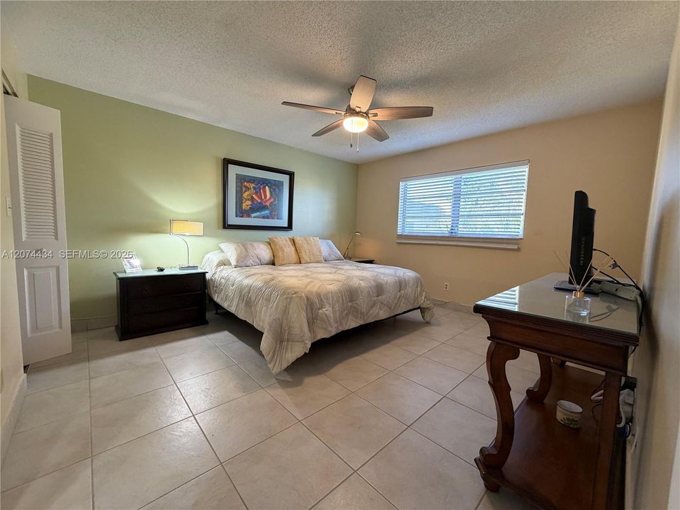 For Rent: $1,600 (2 beds, 2 baths, 880 Square Feet)