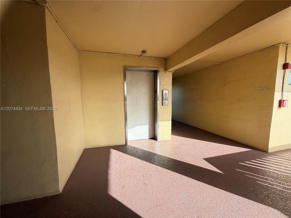 For Rent: $1,600 (2 beds, 2 baths, 880 Square Feet)