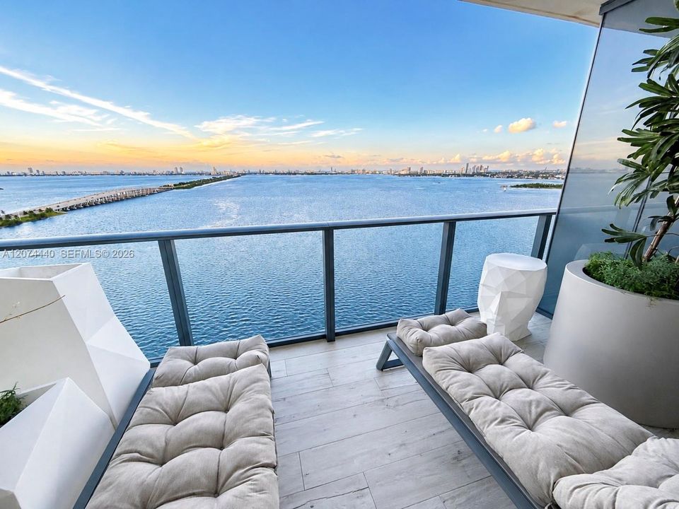For Rent: $14,000 (3 beds, 3 baths, 1634 Square Feet)